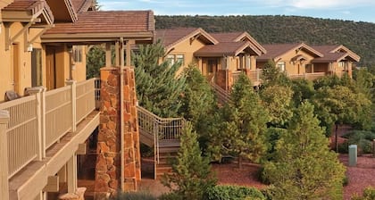 Beautiful Sedona at your fingertips!
Red Rocks and back country to see.