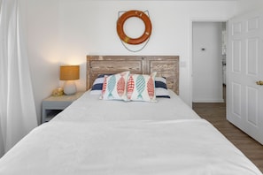 3 bedrooms, free WiFi, bed sheets - 5045 Laughing Gulls * 6 Min Walk to Beach (Kill Devil Hills)