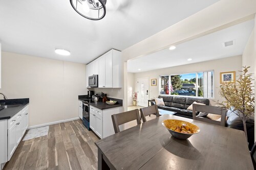 2BR House in Central San Diego, Right Next to SDSU, Free Parking