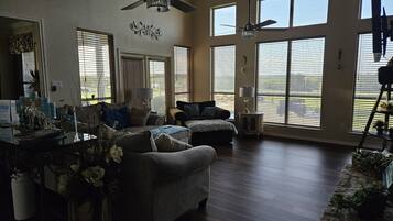 Smart TV y futbolito