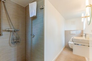 Shower, hair dryer, towels - Sylt Homes Cottage 1 - Sylt Cottage No.1 (Sylt)