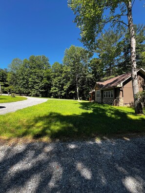 Property grounds - Merlot-Newly Constructed 2 bedroom Cottages at Jones von Drehle  (Thurmond)