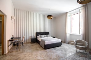 Junior Double Room, 1 Queen Bed with Sofa bed, Ensuite, City View