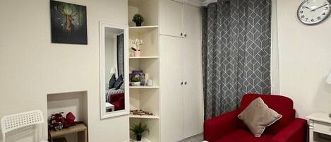 Classic Apartment | Living area