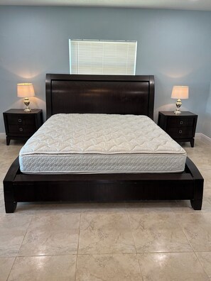 4 bedrooms, iron/ironing board, bed sheets