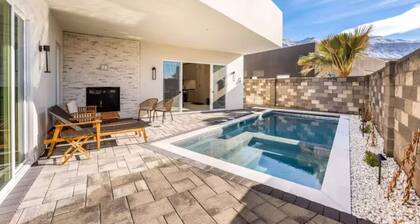 Sweet Retreat ~ Cooper Rock Golf ~ Pool ~ Hot Tub!
