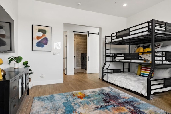 5 bedrooms, desk, iron/ironing board, travel cot