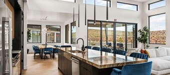 The Kingpin ~ High-End Golf Oasis ~ Bowling ~ Pool