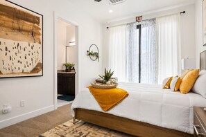 5 bedrooms, desk, iron/ironing board, travel cot