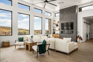 TV, fireplace