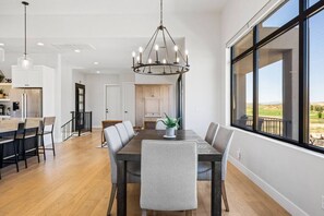 Dining - Torrey Pines House~Private Pool/Hot-Tub~Golf View (Hurricane)