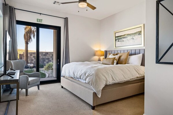 4 bedrooms, desk, iron/ironing board, WiFi