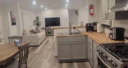 Remodeled, Super clean & cozy! 2🛌 X 2🛁
3 minutes to Acadia National Park.