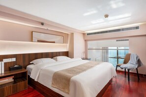 Chambre Exécutive avec lits jumeaux, 2 grands lits, cuisine | Couette en duvet d'oie, rideaux occultants, chambres insonorisées