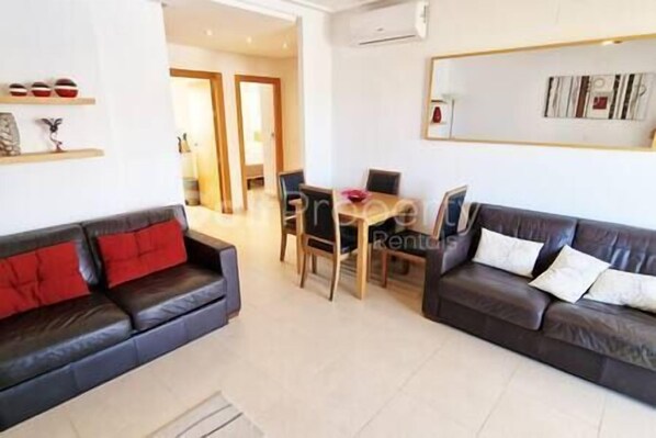 TV - Pool View First Floor Apartment (Sucina)