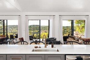 Interior - AquaZen: Infinity Pool+Spa Overlooking Lake Austin (Austin)