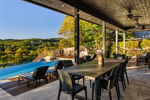 Outdoor dining - AquaZen: Infinity Pool+Spa Overlooking Lake Austin (Austin)