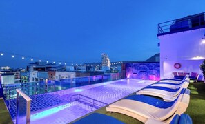室外游泳池