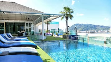 Piscina externa