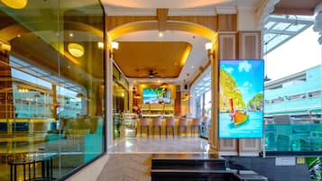 2 bares o lounges