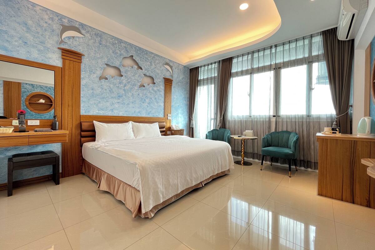 Standard Double Room, 1 Queen Bed | Laptop workspace, blackout drapes, soundproofing, free WiFi