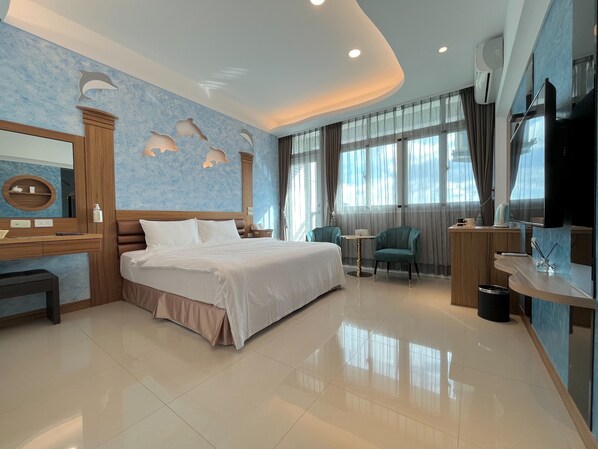 Standard Double Room, 1 Queen Bed | Laptop workspace, blackout drapes, soundproofing, free WiFi - Wind Sea Hill Inn (Hengchun)