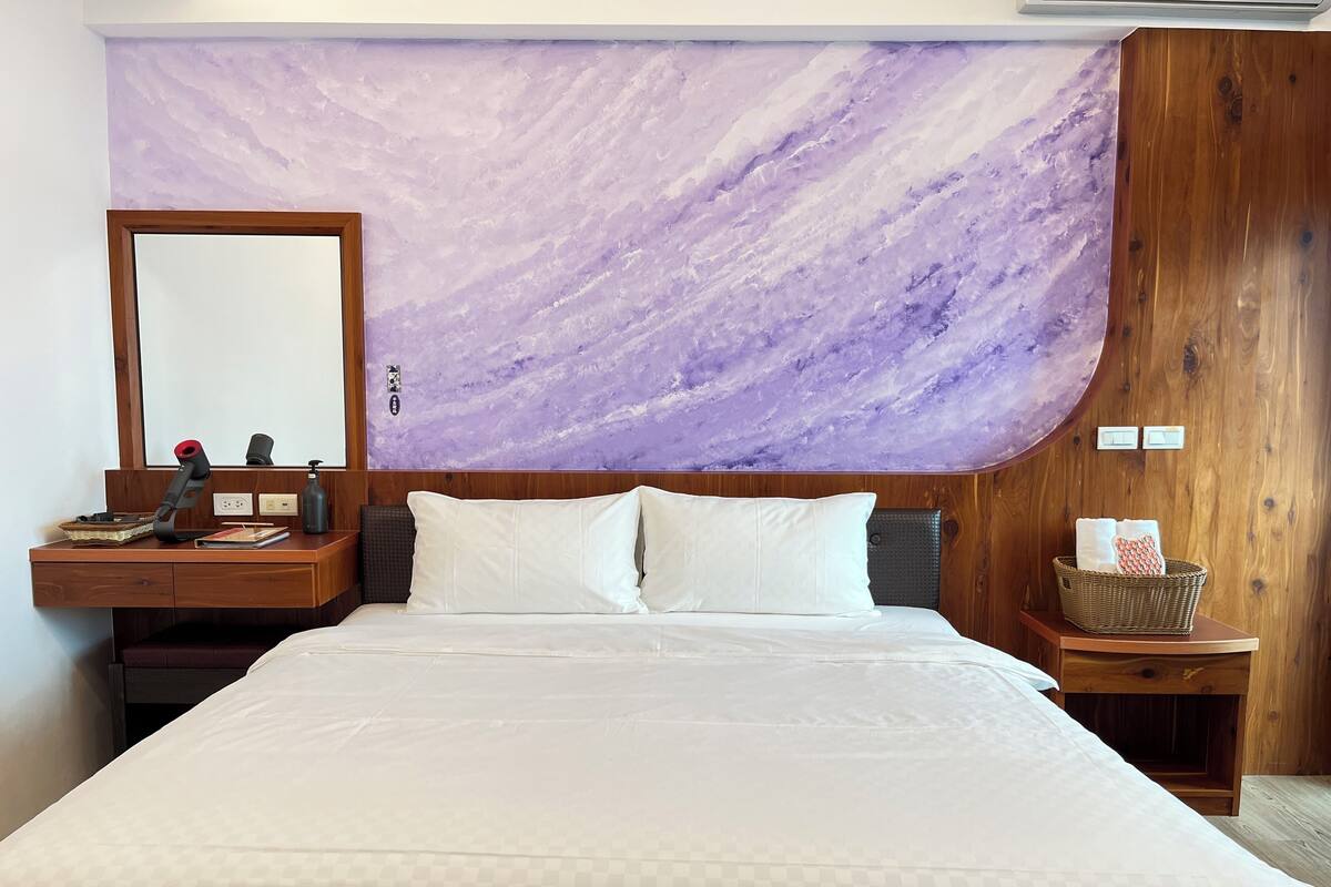 Economy Double Room, 1 Queen Bed | Laptop workspace, blackout drapes, soundproofing, free WiFi