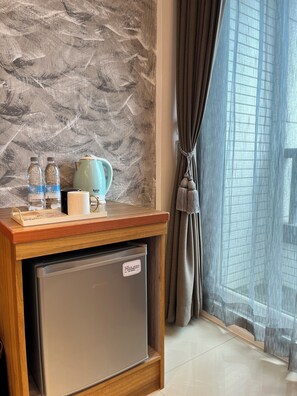 Traditional Double Room, 1 Queen Bed | Laptop workspace, blackout drapes, soundproofing, free WiFi - Wind Sea Hill Inn (Hengchun)