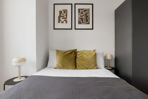 2 quartos, ferros/tábuas de passar roupa, Wi-Fi, roupa de cama