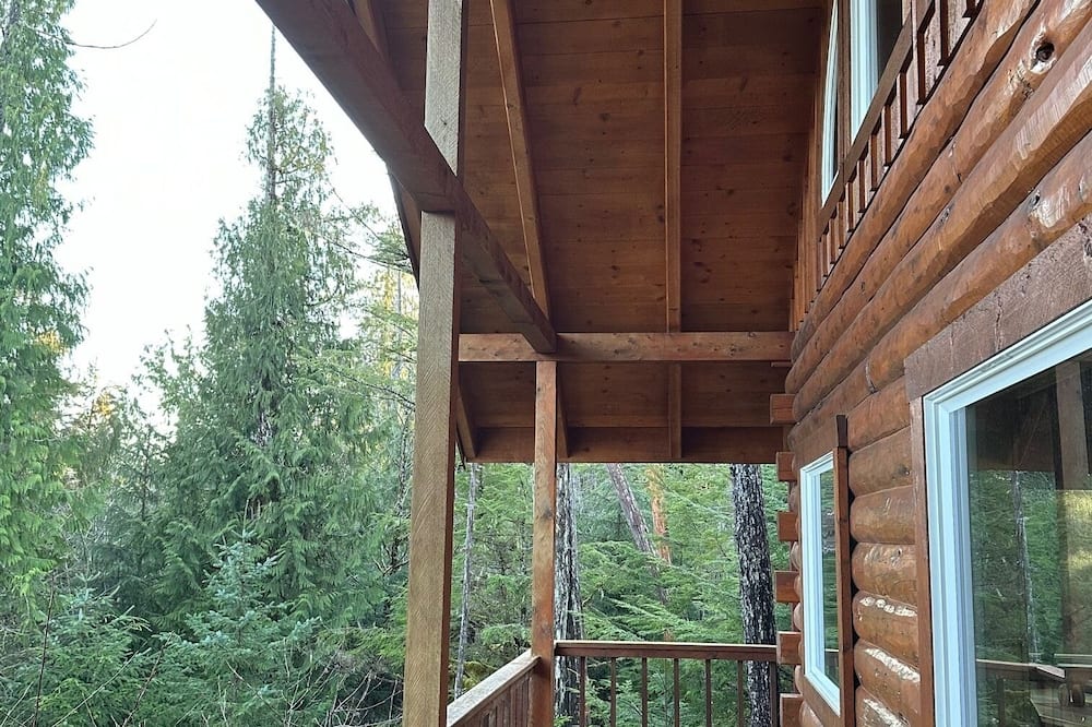 Edna Bay Cabins - Salt Lake Bay, AK