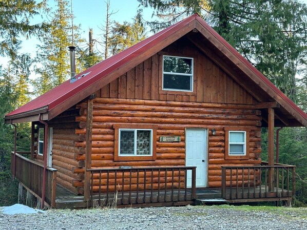 Vista frontal de la propiedad