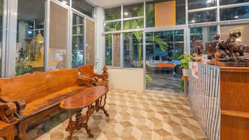 Quầy tiếp tân
