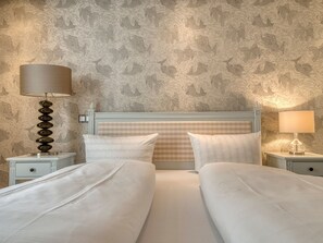 Unclassified image, 5 of 45, button - Haus Riva - Strandnahes Luxus-hausteil Unter Reet auf ca. 200 m² für bis zu 7 Personen (Wenningstedt-Braderup (Sylt))