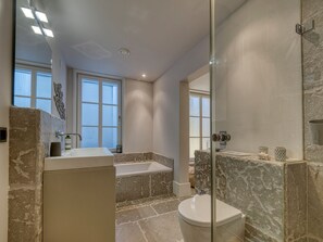 Imagen sin descripción, 2 de 45, botón