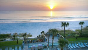 On the beach - Ebb Tide 506 Gorgeous Vacation Treasure, Sweeping Ocean Views! (New Smyrna Beach)