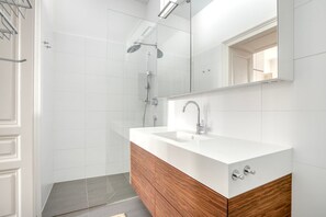 Hair dryer, towels