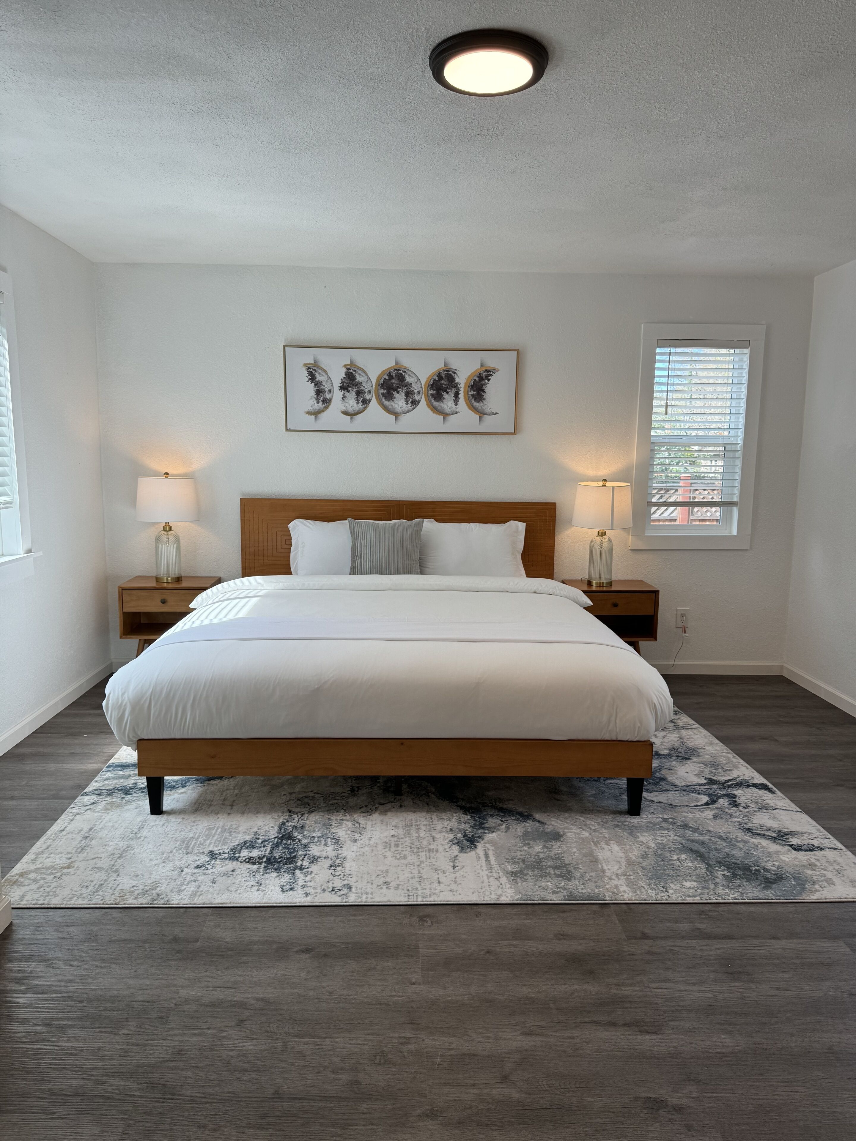 3 室のベッドルーム、アイロン / アイロン台、WiFi (無料)、ベッドシーツ