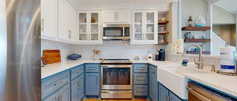 Refrigerador, microondas, parrilla de estufa y lavavajillas