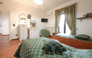 2 Schlafzimmer, Reisekinderbett, kostenloses WLAN