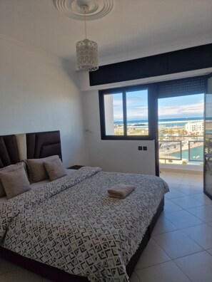 3 dormitorios, tabla de planchar con plancha, wifi y ropa de cama