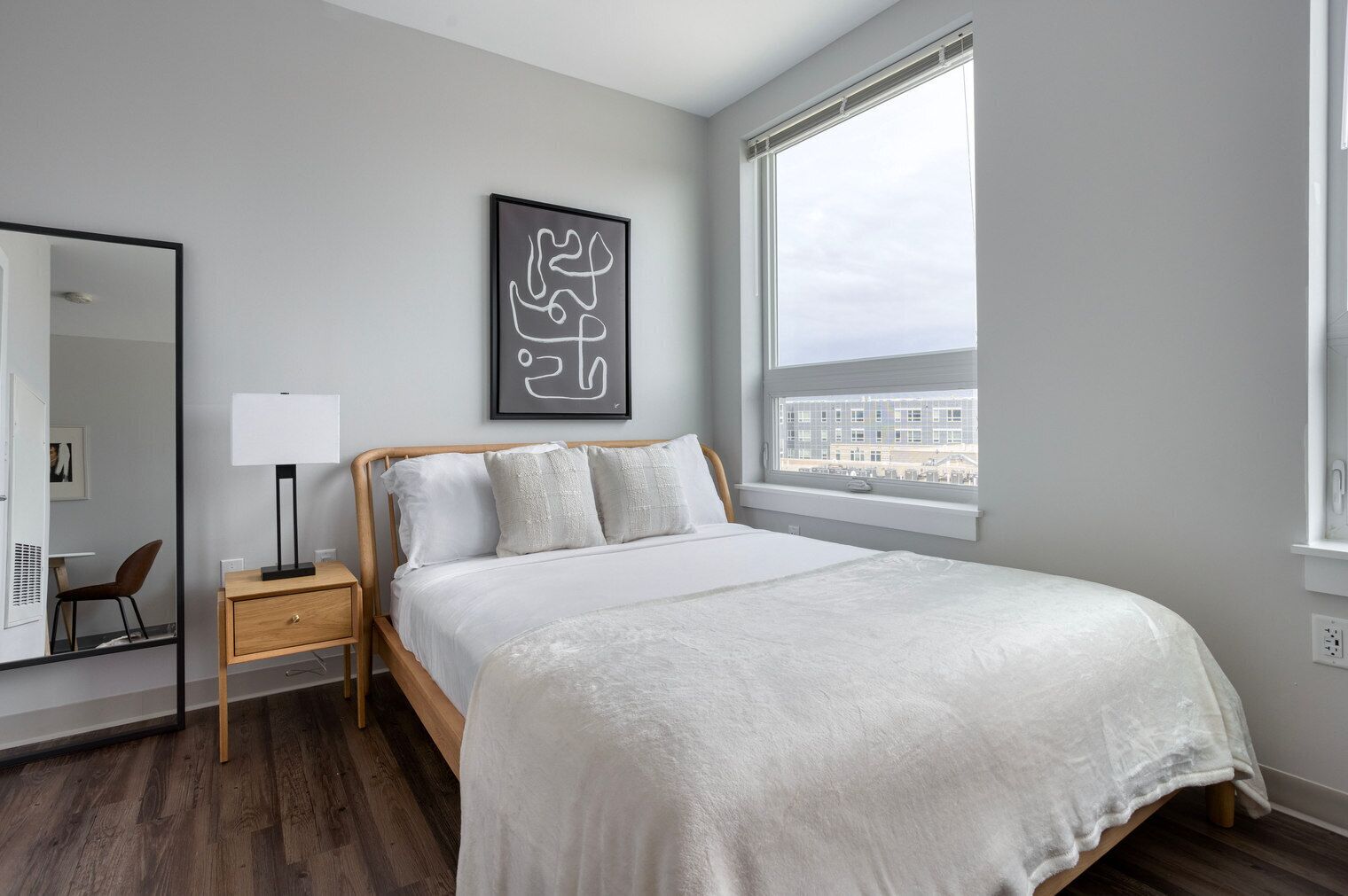 Inviting Brighton Studio w/ Pool, Gym & W/D, nr Groceries, by Blueground