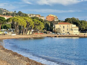 Beach - Cap Roux by Interhome (Agay Saint Raphael)