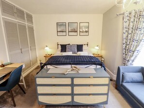 3 Schlafzimmer, Bügeleisen/Bügelbrett, Reisekinderbett, WLAN