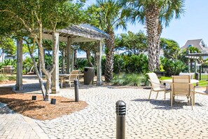 屋外ダイニングエリア