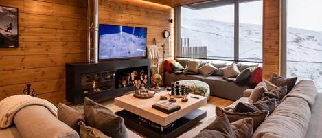 Televisor i llar de foc