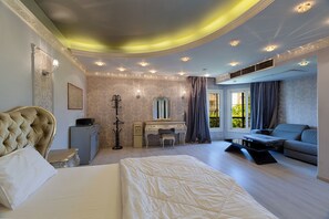 5 bedrooms, individually furnished, bed sheets - villa In Beverly Hills with pool (Sheikh Zayed City)