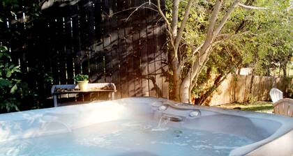 Texas Sunshine Oasis WACO/Silos/Baylor: Pool, Piano, PingPong, Pets on 1/2 acre