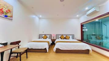 Kamar Double Kota | 1 kamar tidur, seprai premium, isi minibar gratis, dan meja kerja