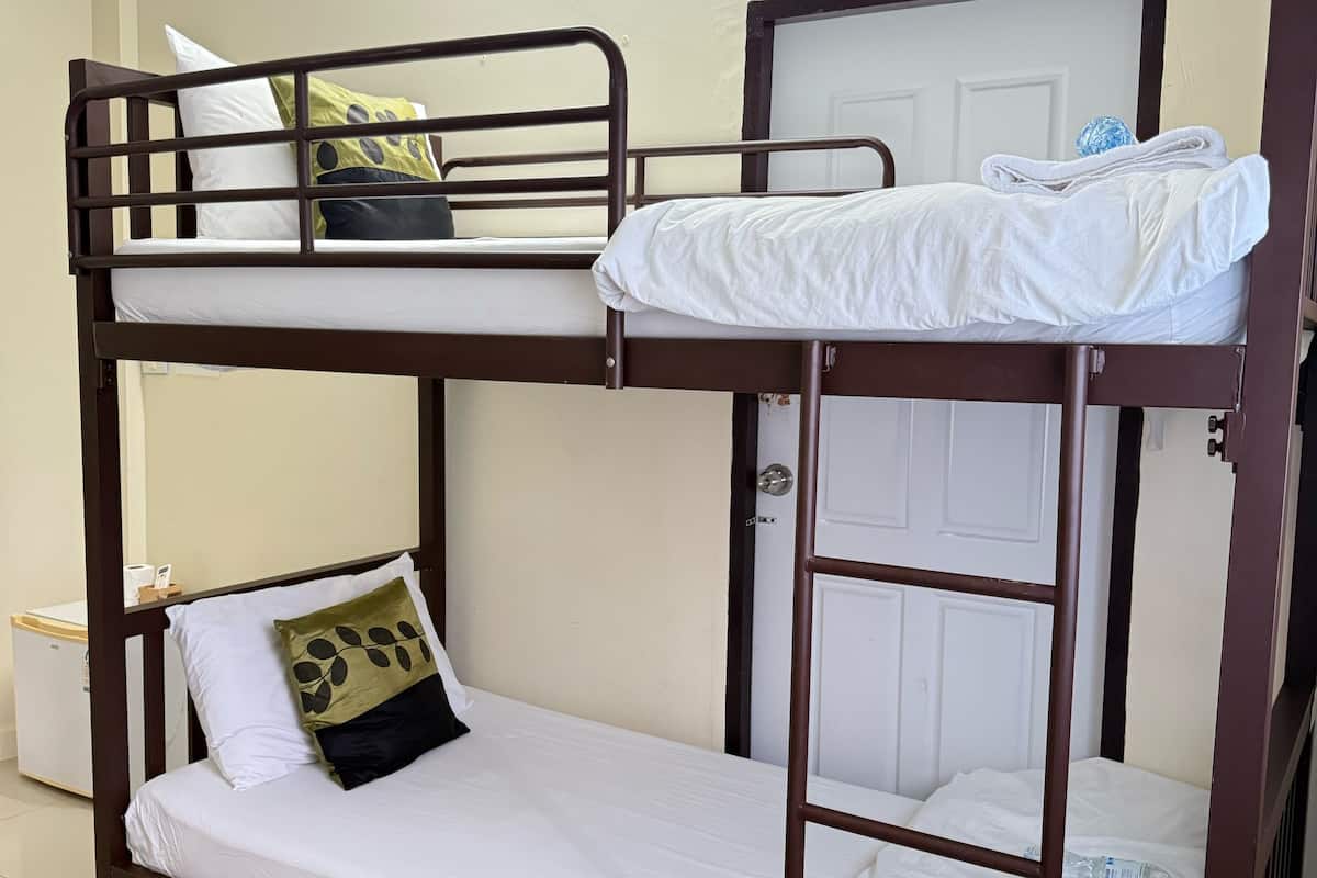 Free WiFi, bed sheets