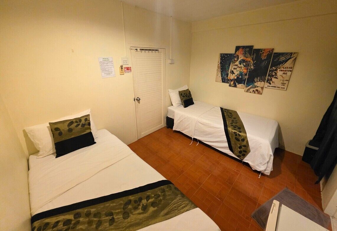 Economy Twin Room, Non Smoking, Air conditioning | In-room safe, free WiFi, bed sheets